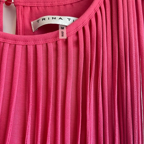 Trina Turk Coral Top - Picture 2 of 5